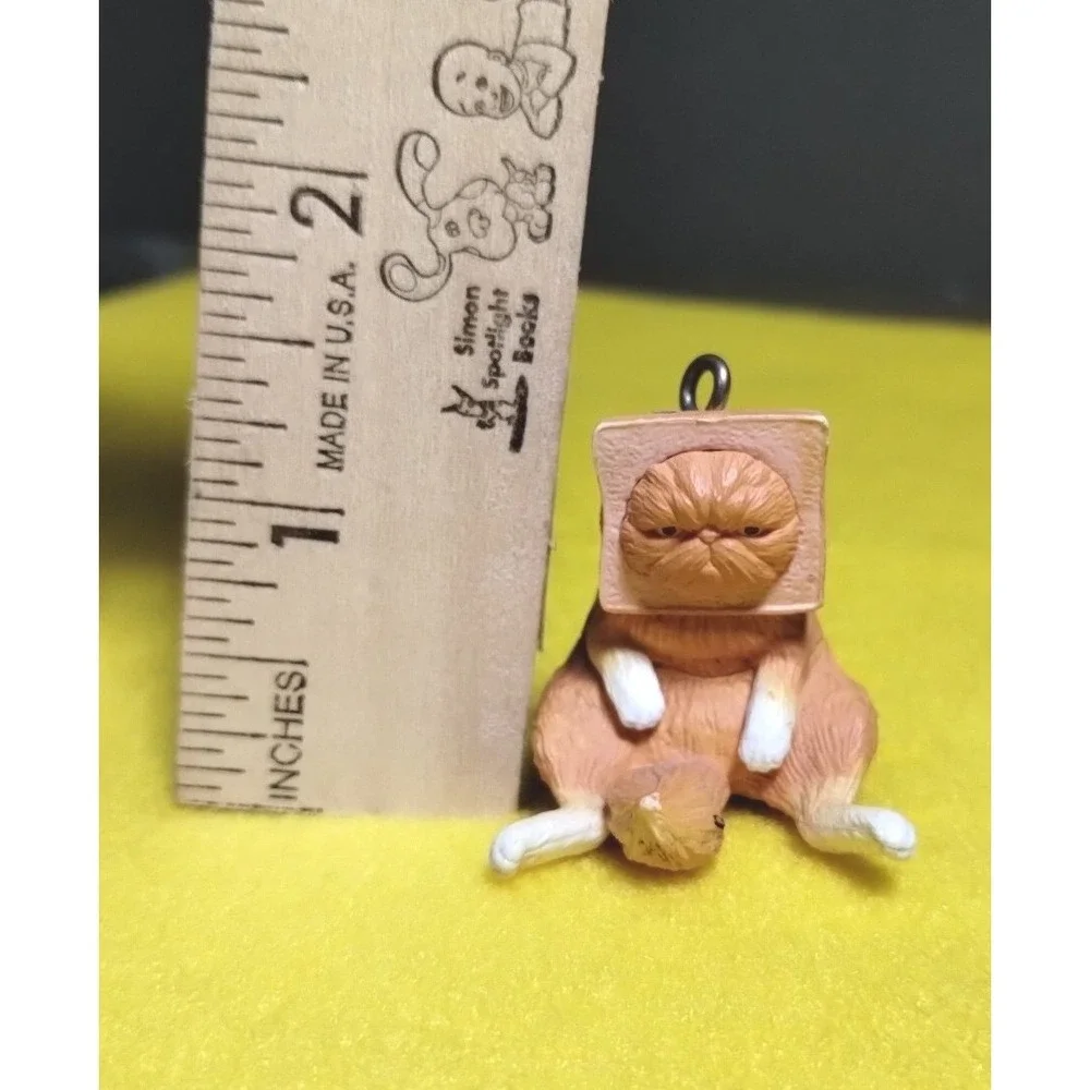 Bandai Toast Mini Cat Figure #2354781